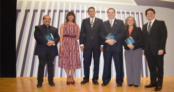 Presentan libro: “Acceso a la Justicia: Derecho humano fundamental” Fotografía de miembros del panel de la Presentación del Libro del Juez Estrella.